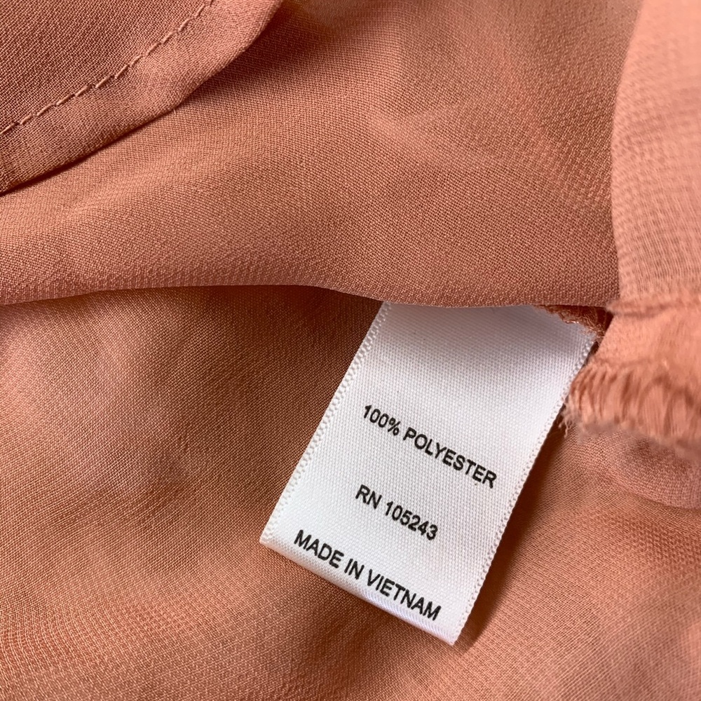 Beautiful polyester tank button up . - Picture 3 of 8